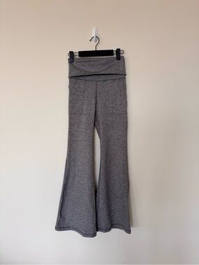 Offline By Aerie Size S The Hugger Fold Over Flare High Rise Gray Yoga Pants Y2K